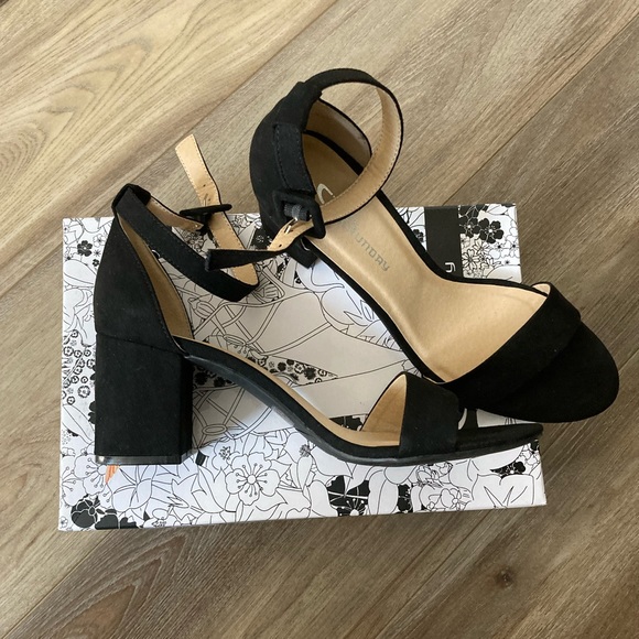 CL By Laundry *NWT* Women’s Size 8.5/39 Black Block Heel Suede Sandal - Picture 5 of 11